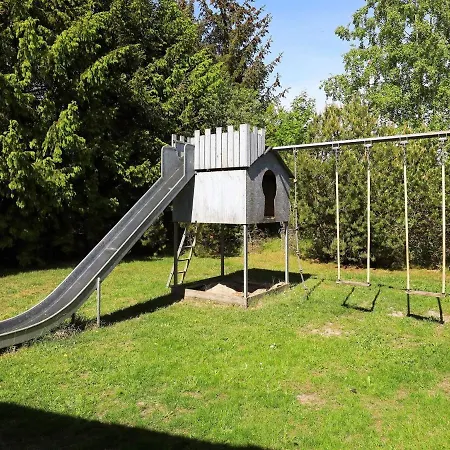 בית נופש Four-bedroom Holiday In 1 הלס