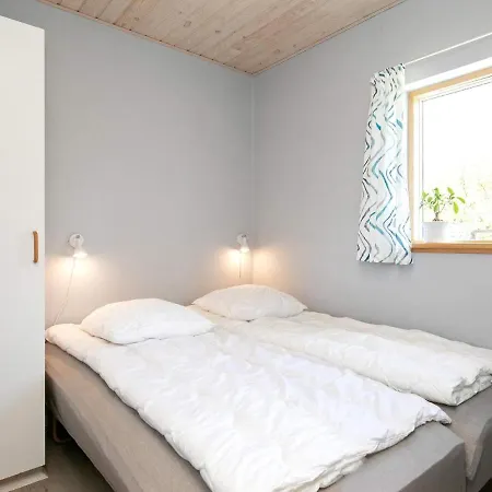 Four-bedroom Holiday In 1 * הלס