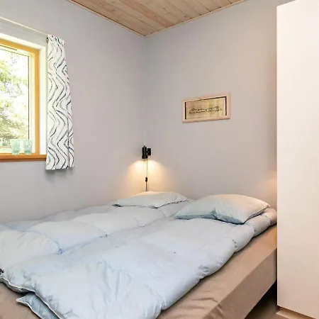 בית נופש Four-bedroom Holiday In 1 הלס